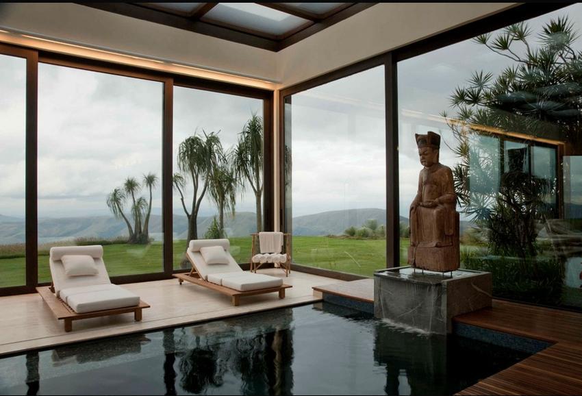 Bể bơi trong nhà với phong cách tối giản